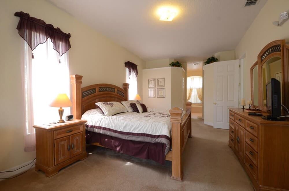 Lake Star Villa, Lakefront Luxury