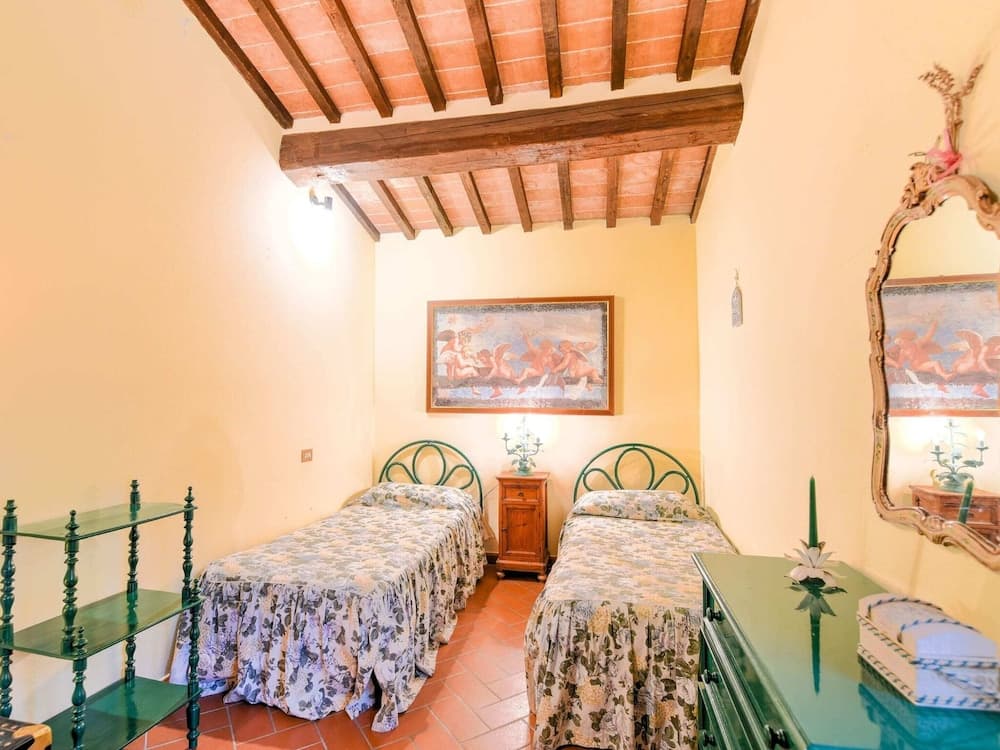 Scenic Stay in Restored Retreat