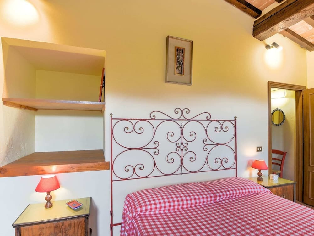 Scenic Stay in Restored Retreat