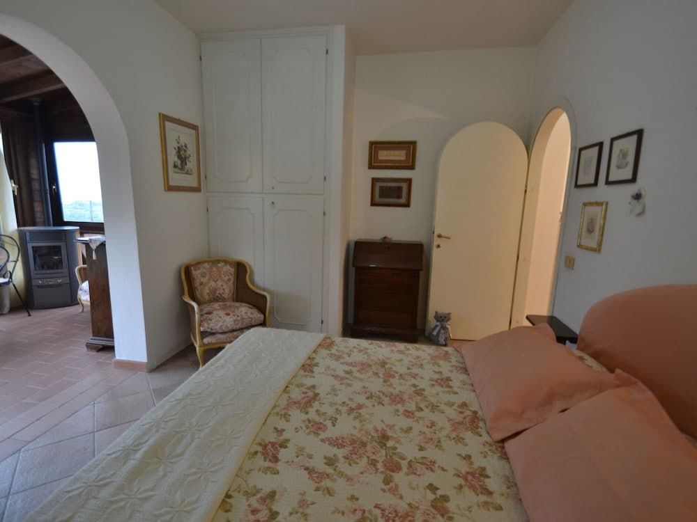 Tuscan Villa With Sea Views