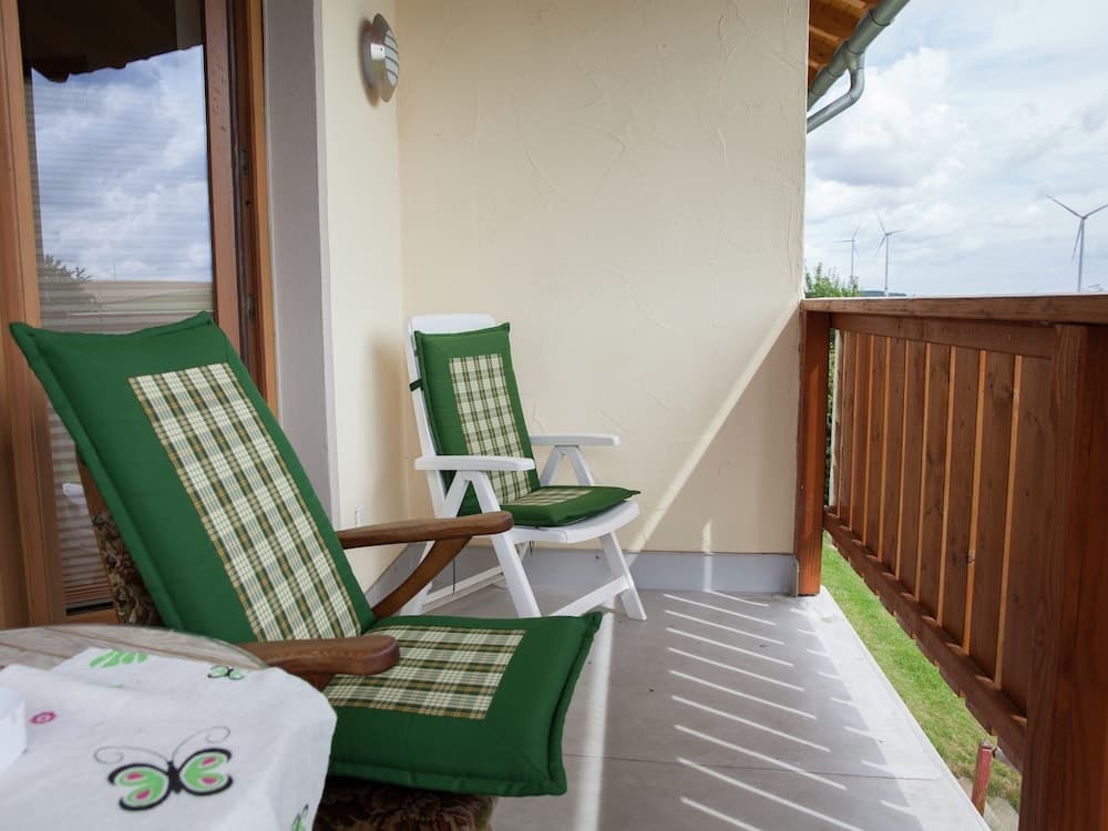 Apartment in Mtsrz With Garden