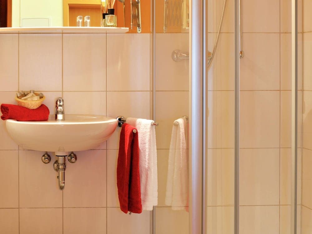 Apartment in Mtsrz With Garden