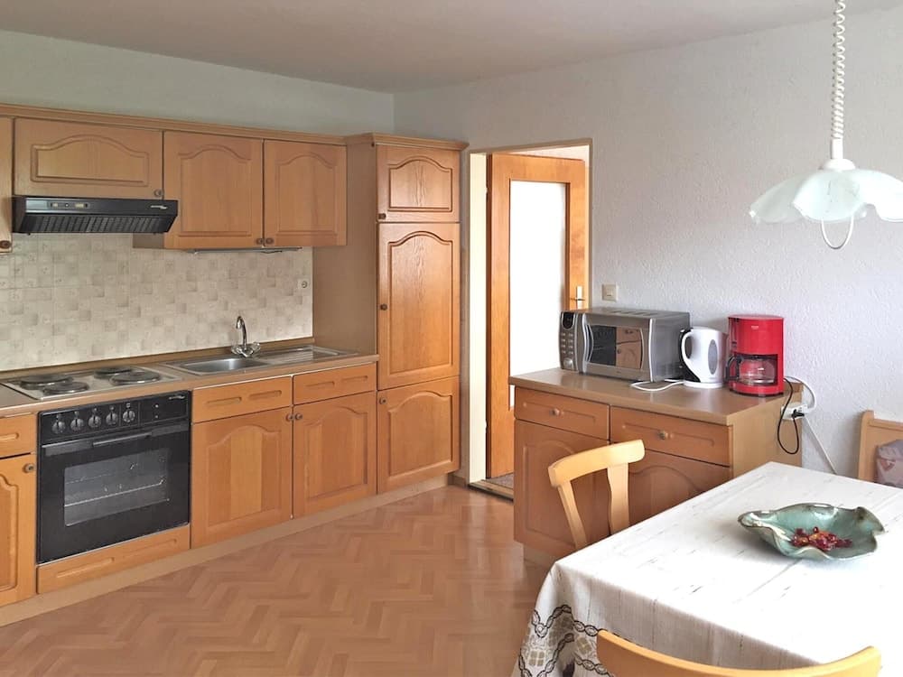 Garden Apartment, Gobweinstein