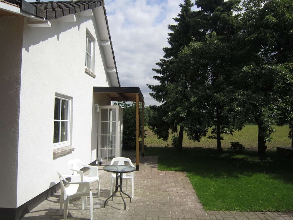 Cozy Holiday Home in Spijk With Meadow View