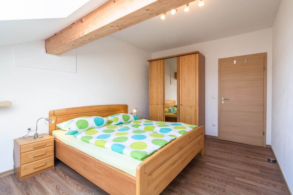 Eifel Lakeside Family Escape