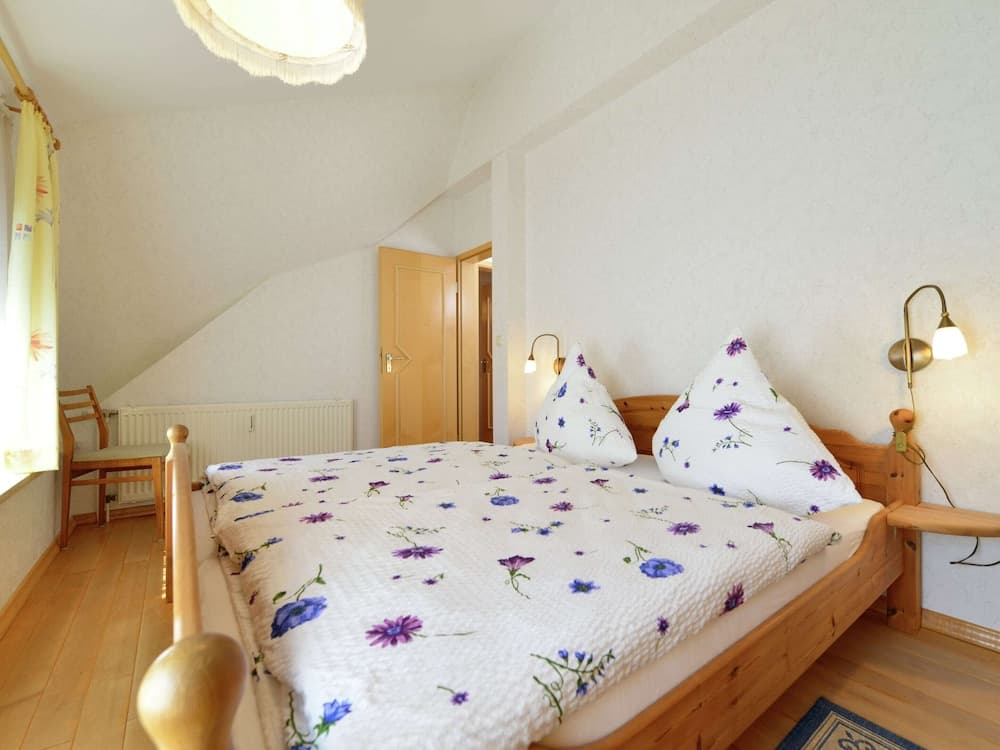 Quaint Apartment in Eimelrod near Lake & Water Sports