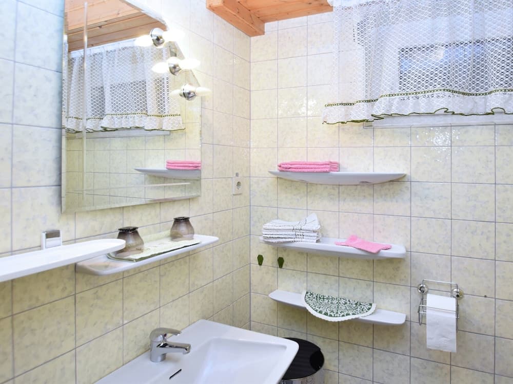 Welcoming Chalet near Forest in Rohrnbach