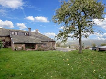 Semi-detached Farm Situated at the Edge of the Woods