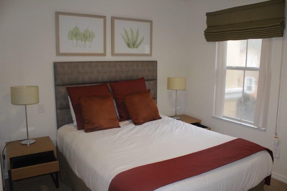 Regal Oaks 4 Bed Townhome