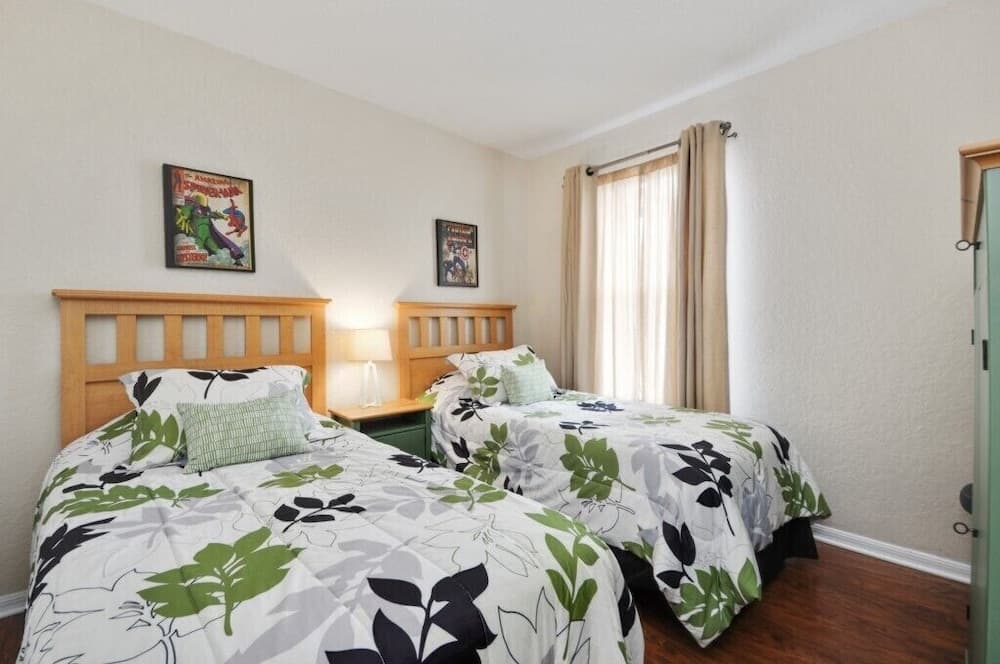 Scuttle & Flounder's Landing