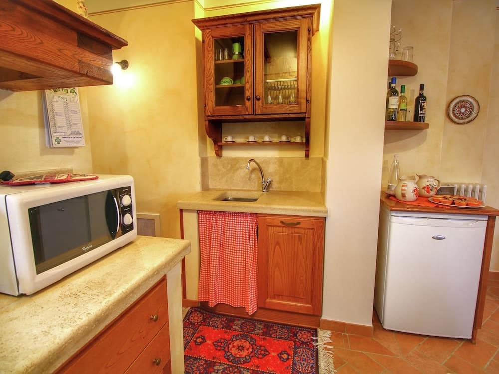 Tuscan Retreat With Pool