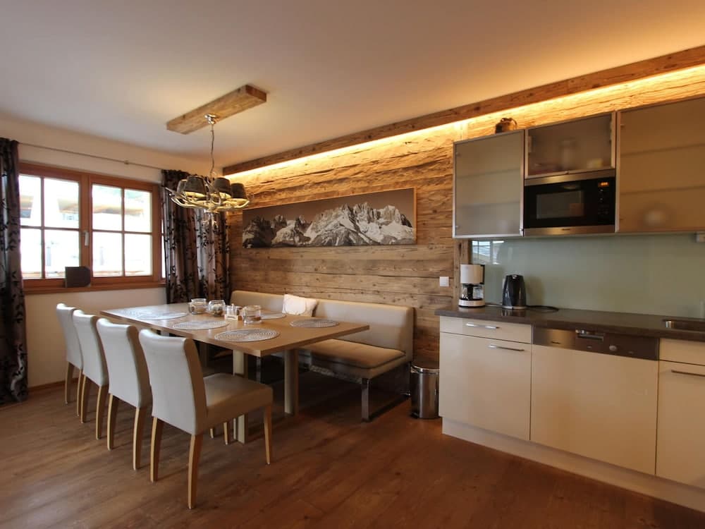 Unique & Exclusively Furnished Chalet near Ski Lift