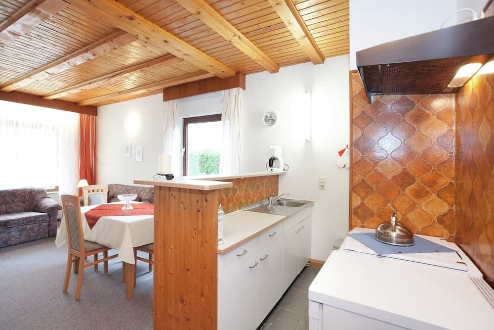 Apartment in Armsfeld With Pool