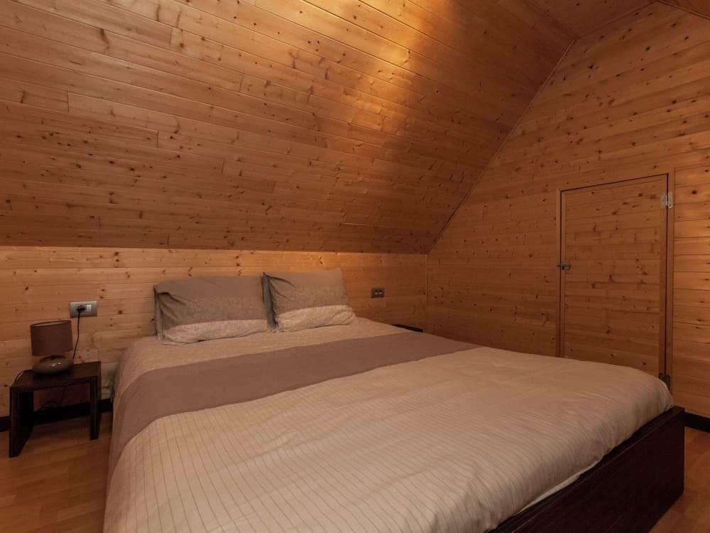 Beautiful Villa with Sauna & Hot Tub in the Region Haspengouw