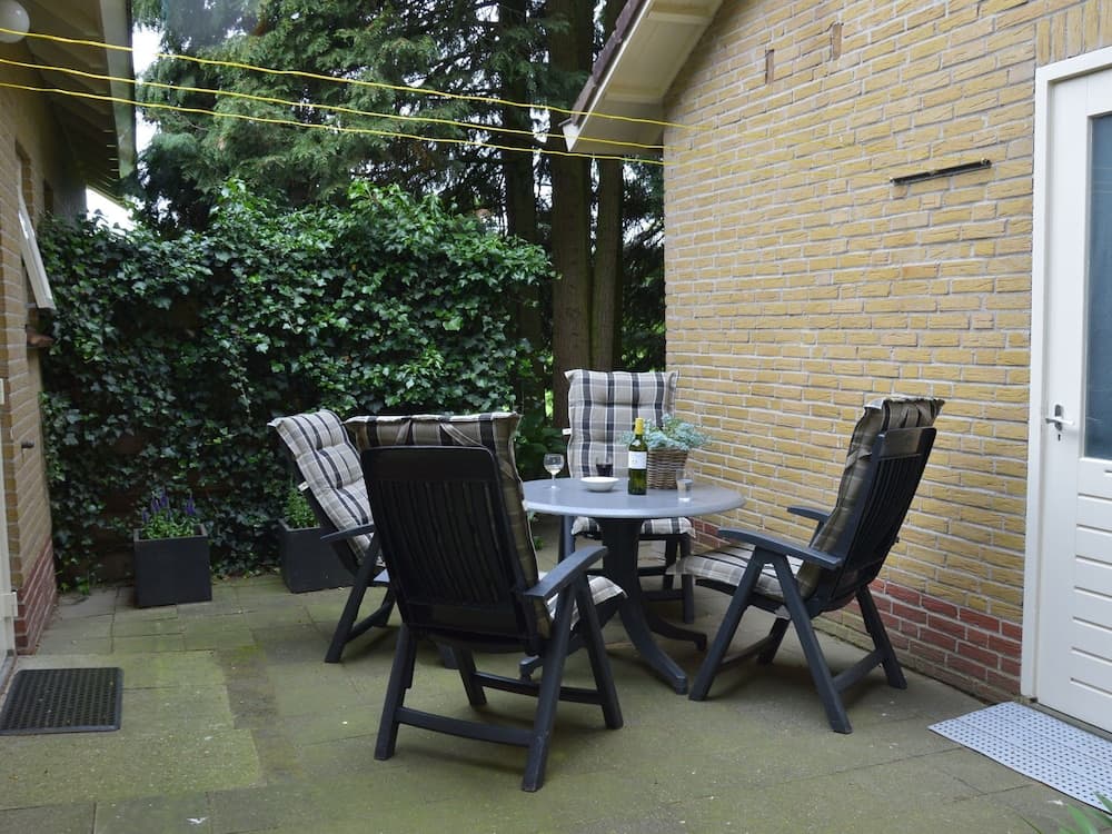 Rural Holiday Home, Wildlife Spotting From the Garden, Achterhoek