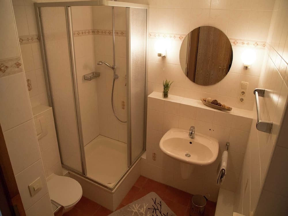 Eifel Retreat Near Volcanic Lakes