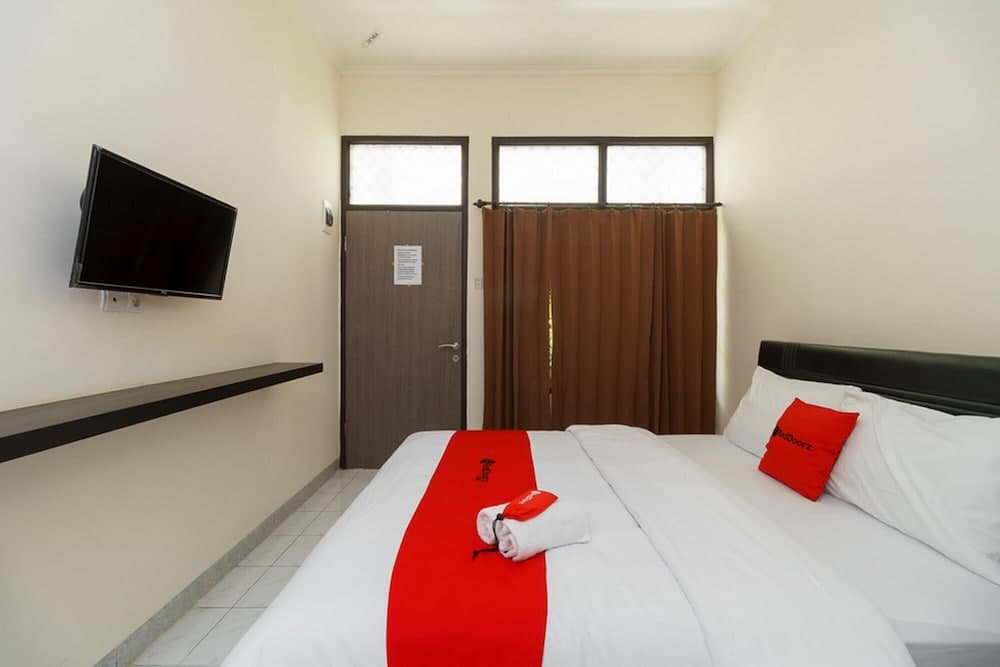 RedDoorz @ Cangkring Street Cirebon