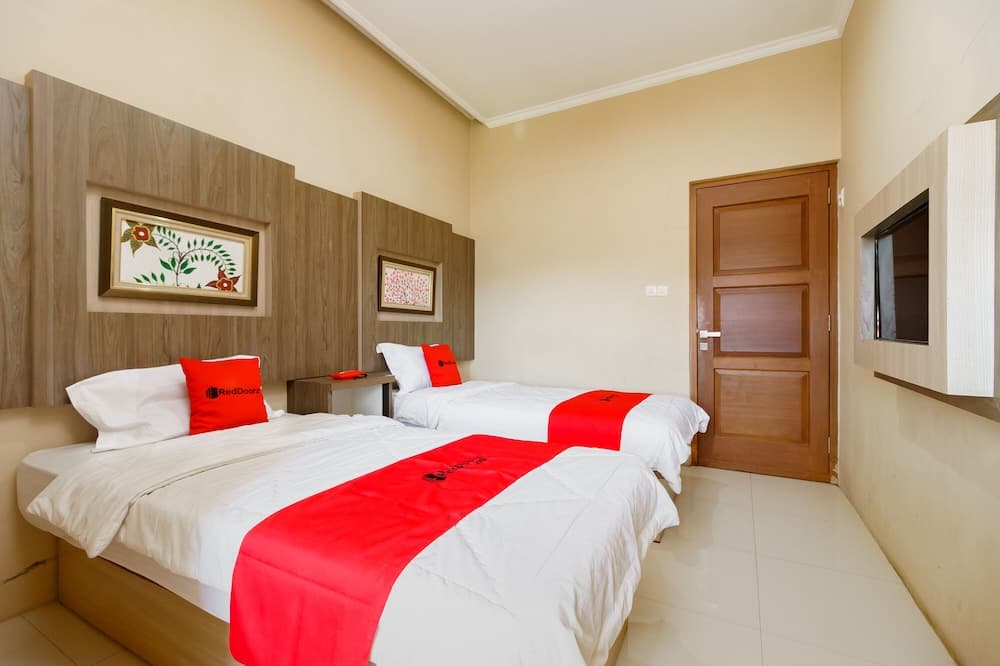 RedDoorz Resort Premium @ Sangkan Hurip Kuningan
