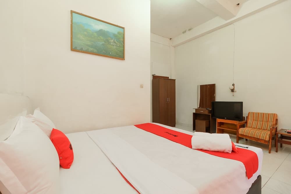 RedDoorz @ Tuktuk Danau Toba