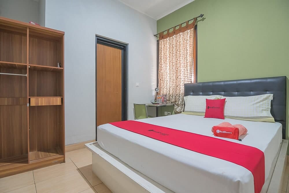 RedDoorz Syariah near Krida Nusantara