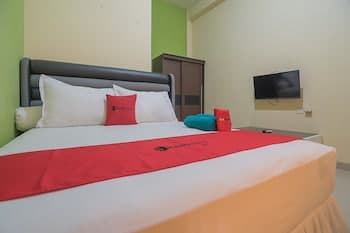 RedDoorz near Living Plaza Balikpapan 2
