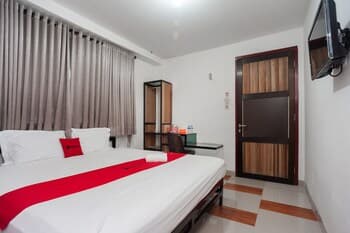 RedDoorz near Jembatan Makalam Jambi