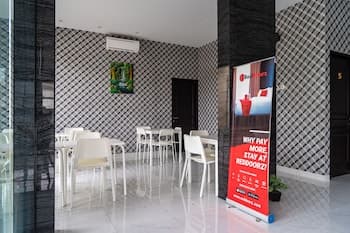 RedDoorz Plus near Teras Kota 3
