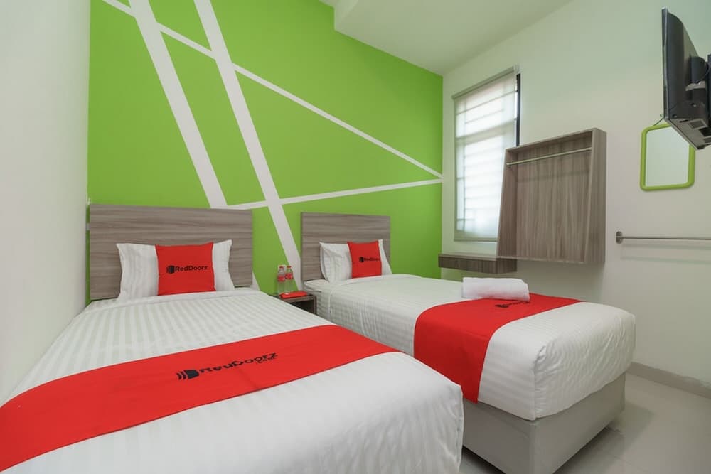 RedDoorz Plus near UIN Raden Fatah Palembang