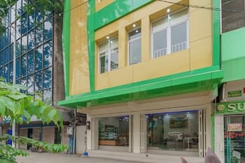 RedDoorz Plus near RS RK Charitas 2 Palembang