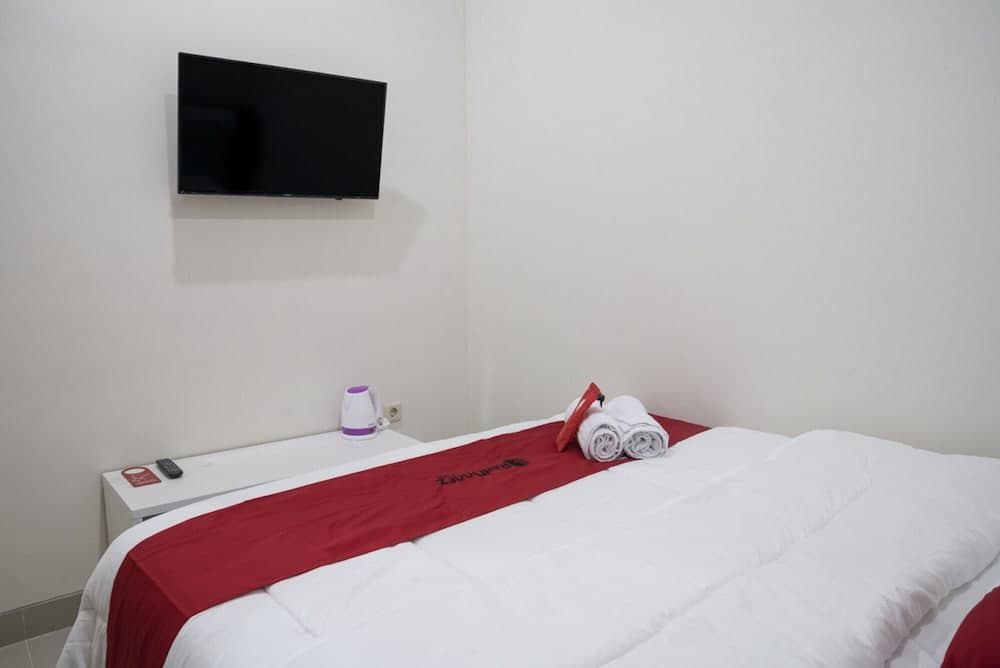 RedDoorz @ Bandengan Jakarta