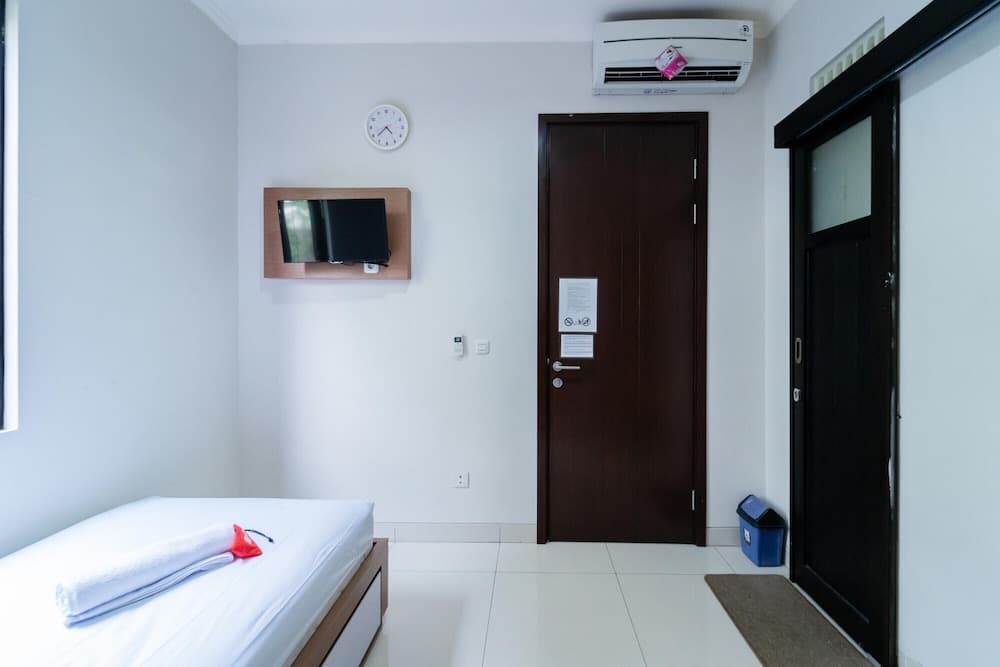 KoolKost near AEON Mall BSD