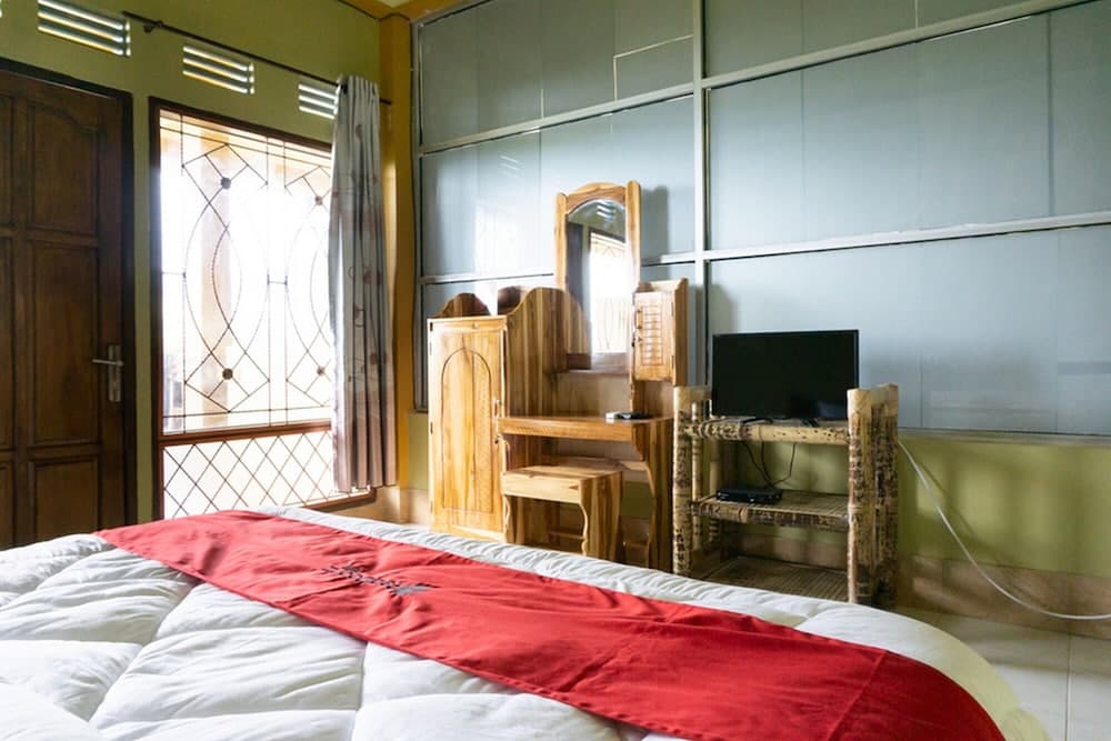 RedDoorz near Senaru Rinjani