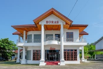 RedDoorz @ Hotel Horas Palopo
