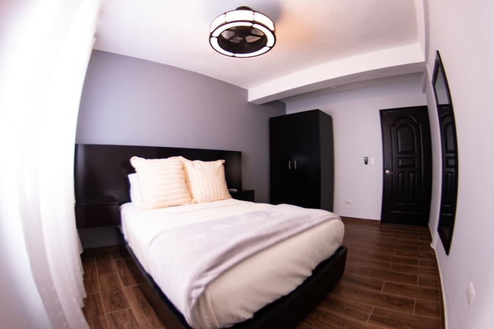 Carambola Surf House