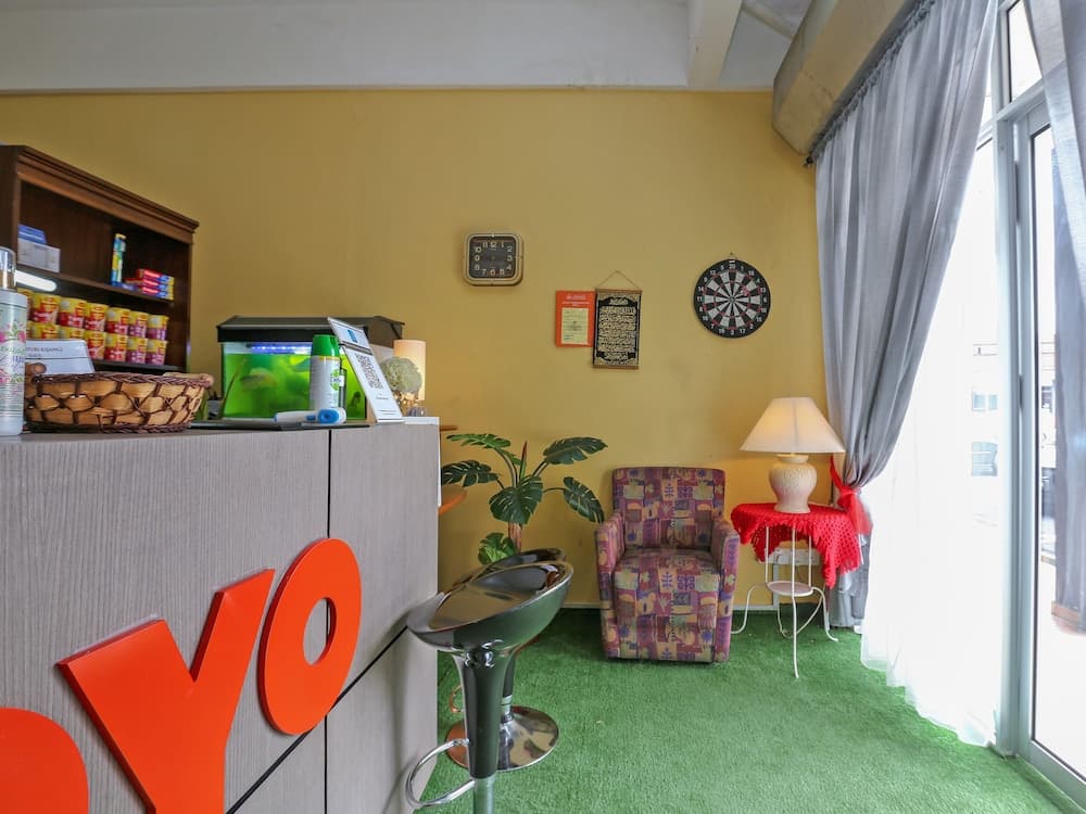 OYO 89922 The Sarina Hotel & Cafe