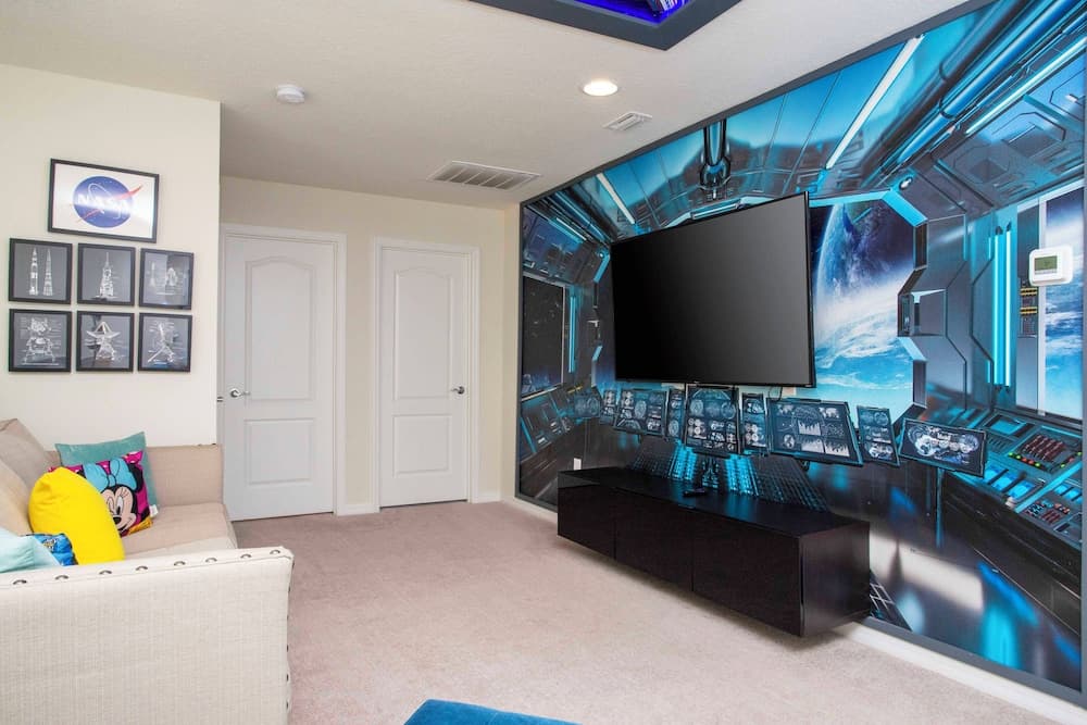 Gorgeous Themed Townhome at Windsor at Westside WW8915