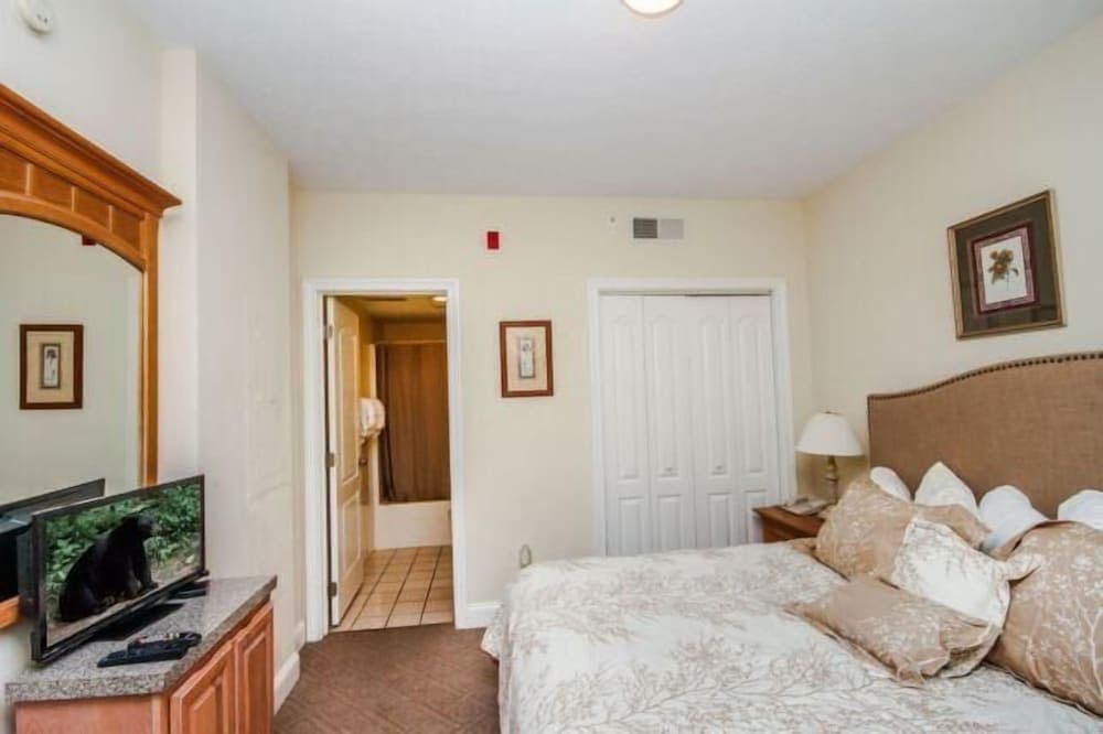 1103 Golf View Towers Smoky Bear