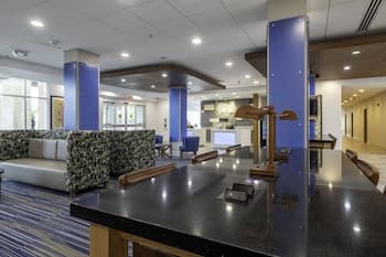 Holiday Inn Express And Suites Staunton, an IHG Hotel