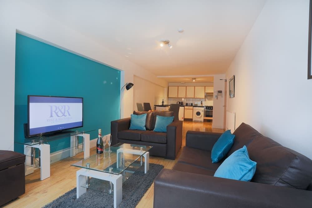 Rest & Recharge Regents CT 1Bed Sleeps 4