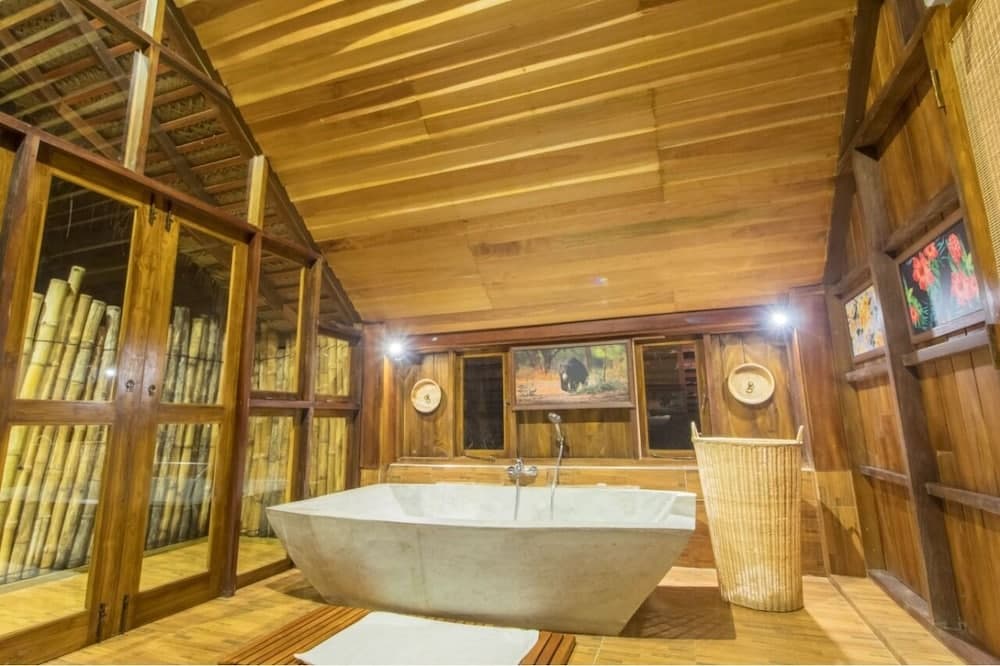 Thamaravila Wilpattu-Luxury Tented Villa