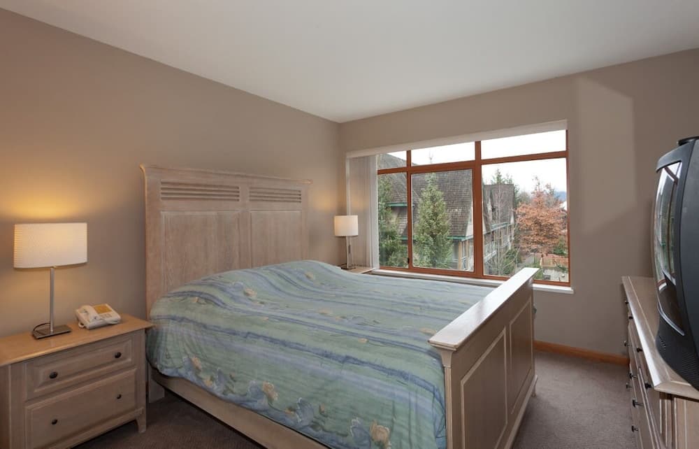 Stoney Creek Northstar-Whistler Premier