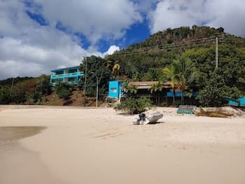 Orrie's Beach Bar Hotel
