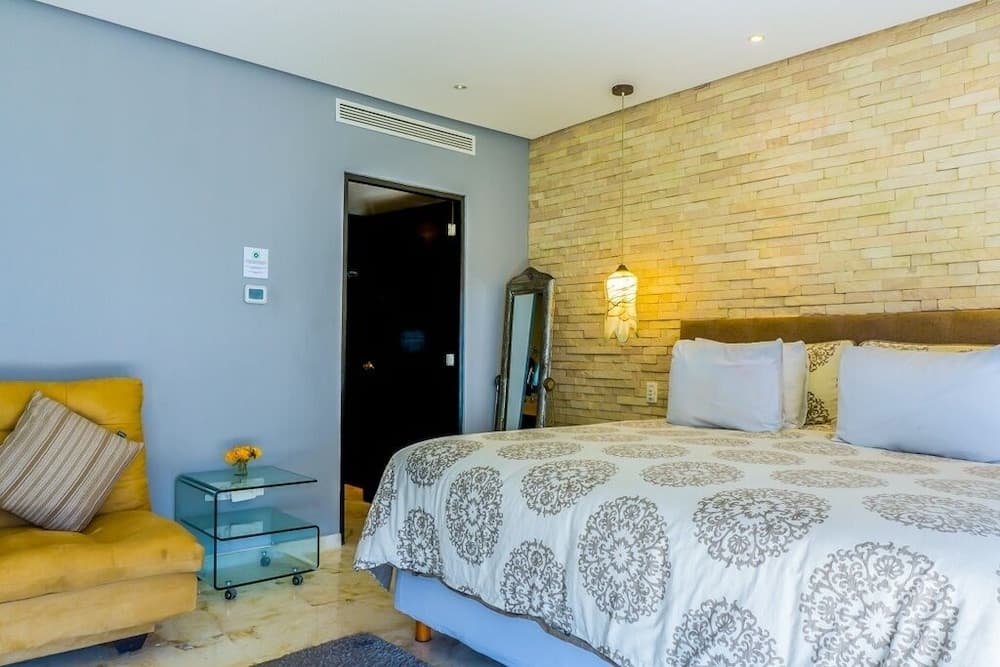 Elements Penthouse 24 3 Bedroom Condo by RedAwning