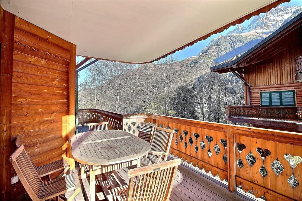 Very Nice 45 Rooms at 100m From the Cableway