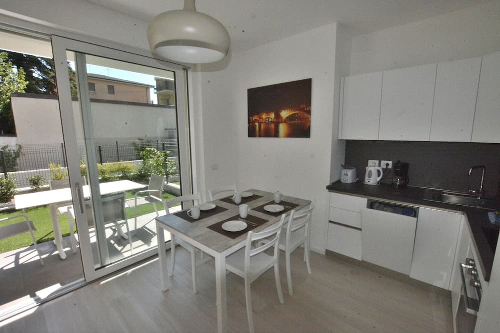 Apartment Terre Scaligere With Pool