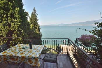 Leonardo Walsh Apartment With Lake View