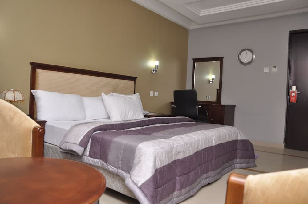 Randekhi Royal Hotel - Gold Wing