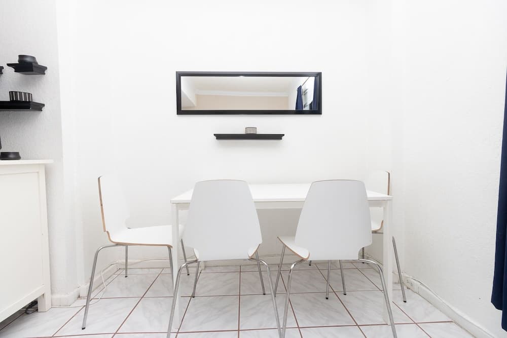 753 Studio With City View Hollywood