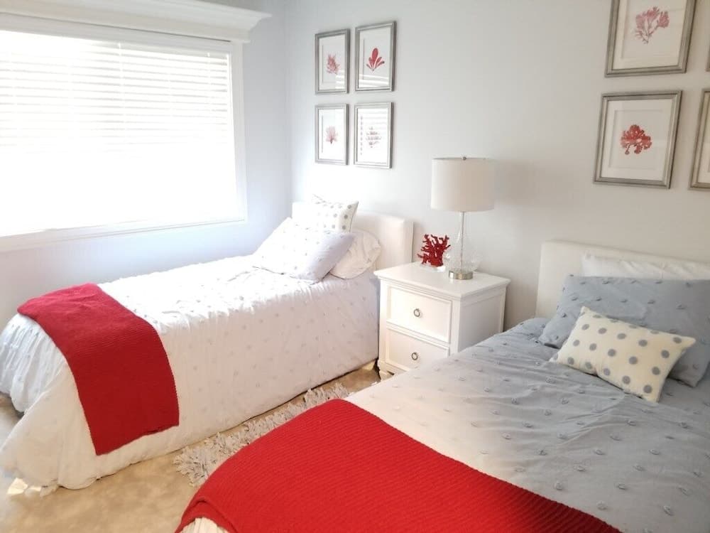 Summerhouse 143 2 Bedroom Condo by Redawning