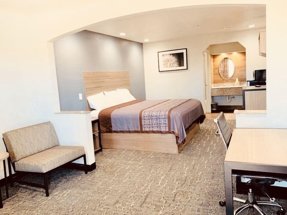 Sunrise Inn & Suites